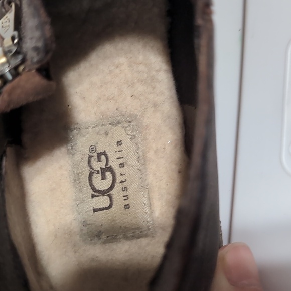 UGG Clementine Brown Leather Side Zip Shearling Ankle Boots Size 8.5 - Picture 2 of 5